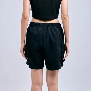 กางเกงขาสั้นผ้าไนล่อน (Black Nylon Pocket shorts)