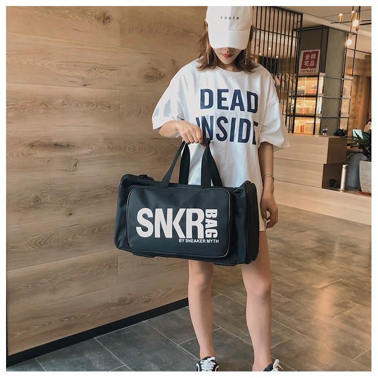 SNKR รองเท้าผ้าใบอเนกประสงค์เก็บกระเป๋าเดินทางกีฬายิมกระเป๋าบาสเกตบอลกระเป๋า Duffel ความจุขนาดใหญ่ช่วง