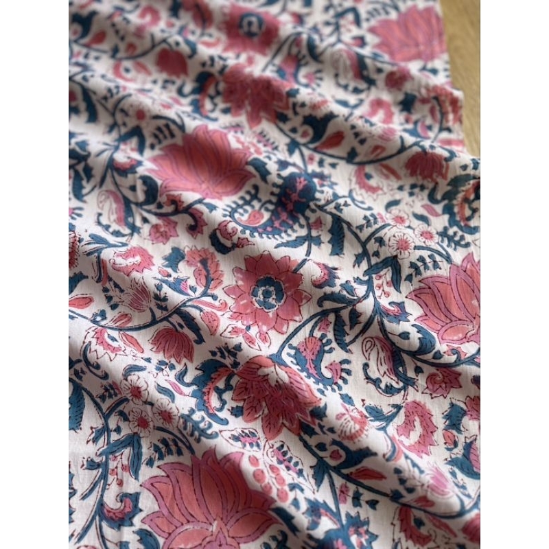 144บ./หลา Cotton Fabric Indian Blockprint ผ้าฝ้าย ผ้าอินเดีย พิมพ์มือ sarasafabric handblockprint cotton H24-08-20