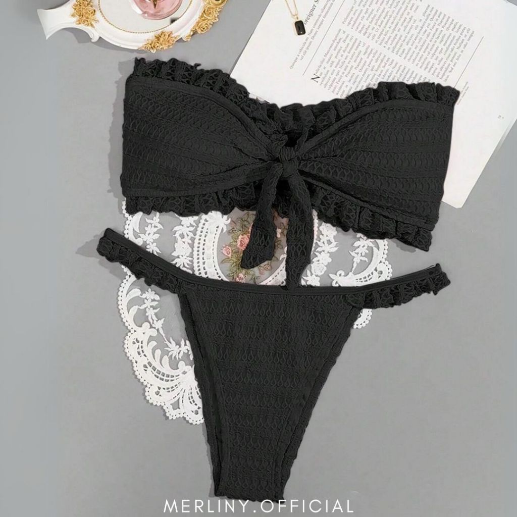 [พร้อมส่ง] Madison บิกินี่ ชุดว่ายน้ำเกาะอกโบว์ดำ