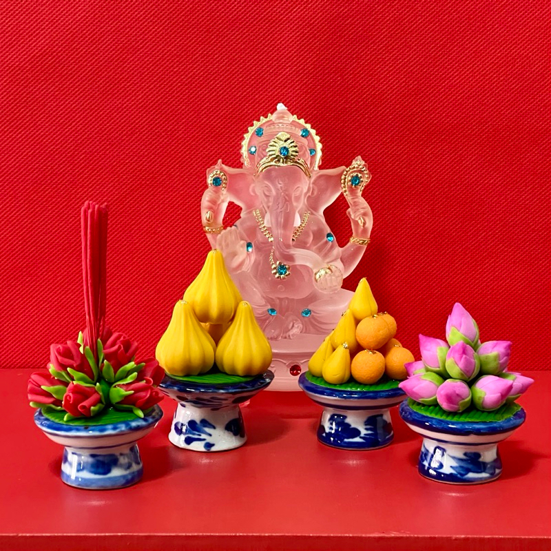 ขนมลาดู-โมทกะ พานดอกไม้ สำหรับถวายองค์เทพ ทำจากดินญี่ปุ่น สีสวยงาม