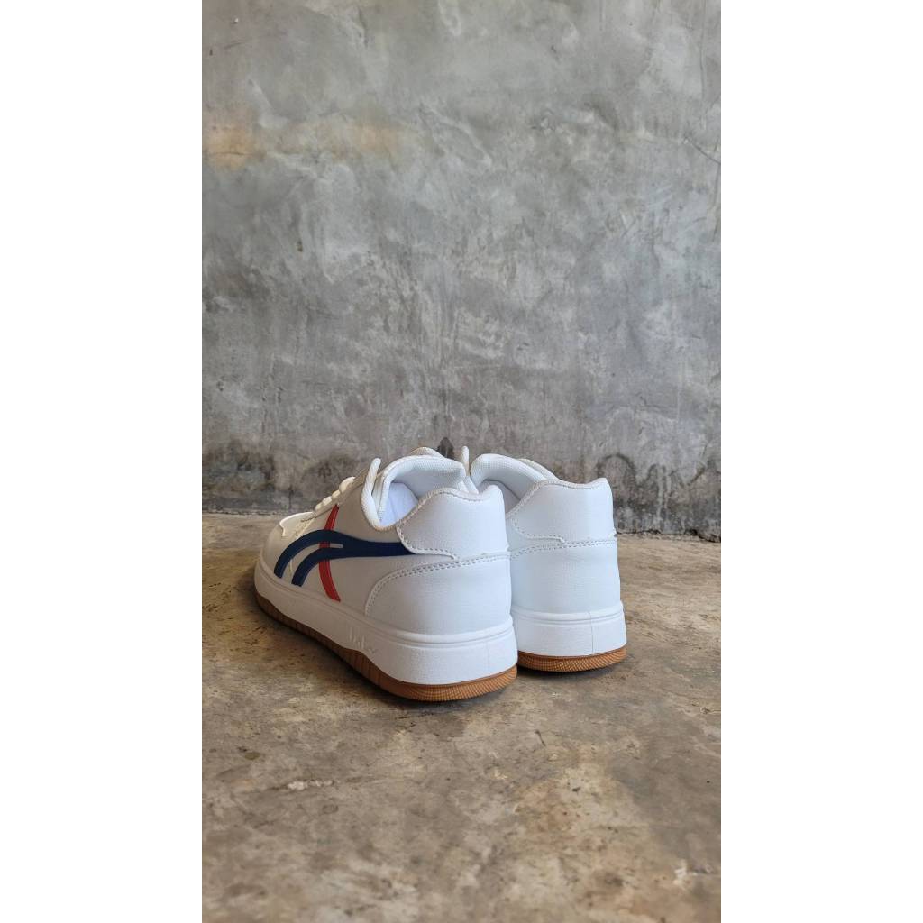 รองเท้าผ้าใบ เซฟตี้ หัวเหล็ก แนวแฟชั่น น้ำหนักเบา ราคา 579 บ.ไม่ต้องสั่งเผื่อไซส์