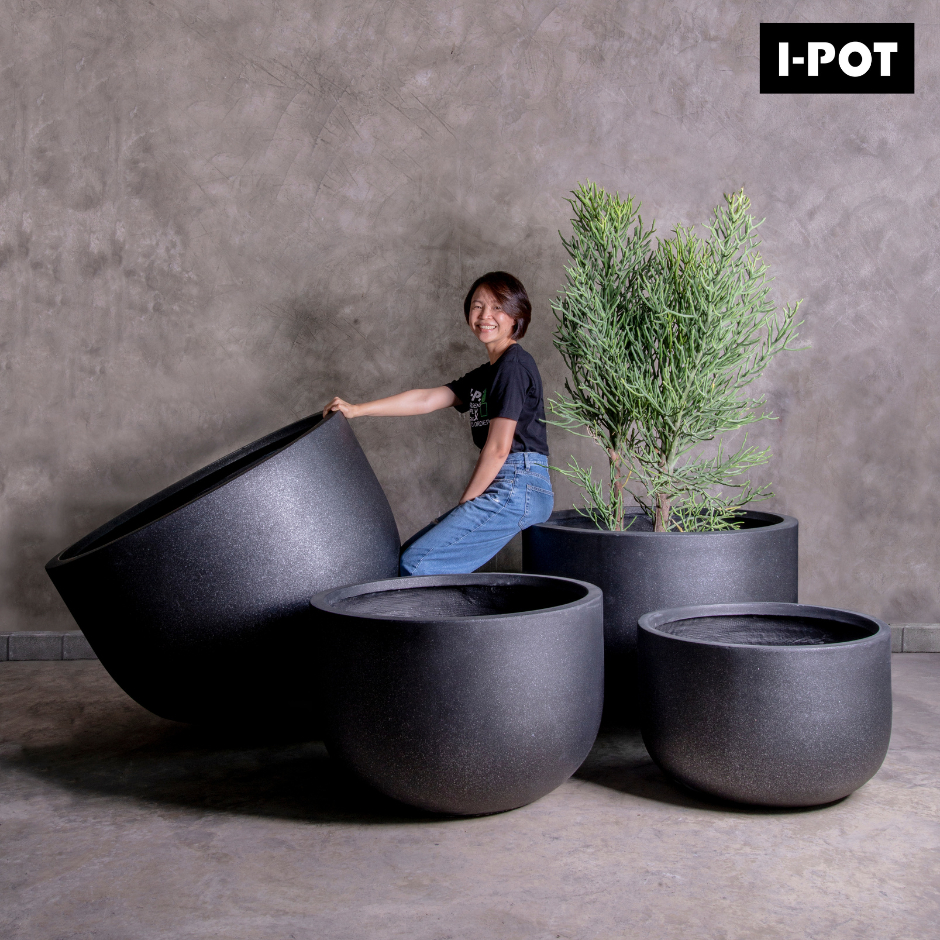 I-POT กระถางไฟเบอร์เคลย์ รุ่น ไวด์แคปซูล สี แบล็กกาแล็กซี่