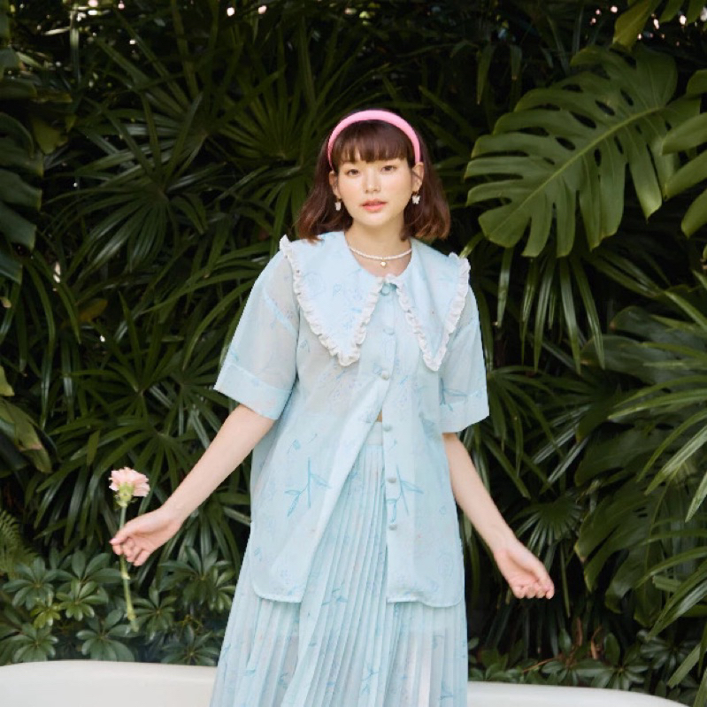 ส่งต่อ เสื้อ biary รุ่น Endear Shirt เสื้อเชิ้ตแขนสั้น สีฟ้า ใหม่