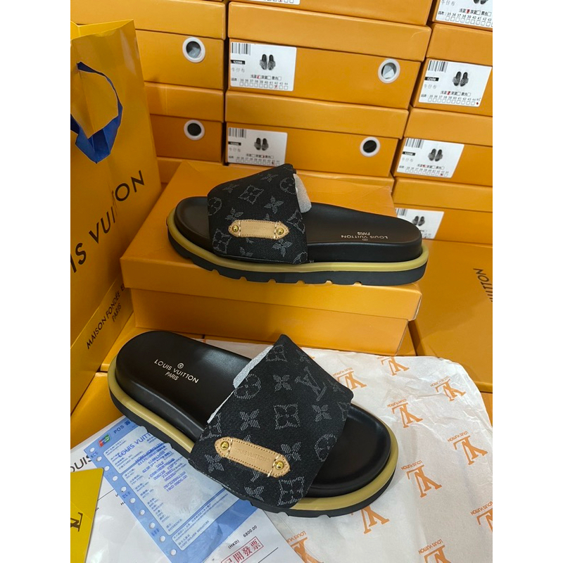 รองเท้าแตะ L.V แบบสวม งานHiend 1:1 (size38-45)แถมกล่อง ตรงปก💯