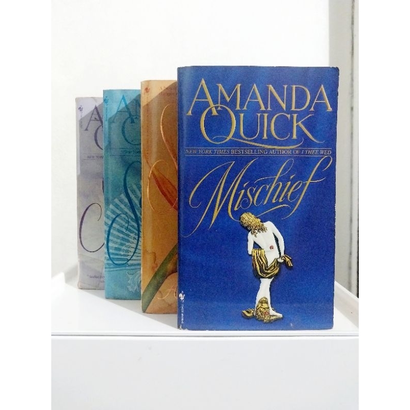 Amanda Quick นิยายโรแมนติก (Mischief. Scandal. Surrender. Seduction.) เหมา4เล่ม