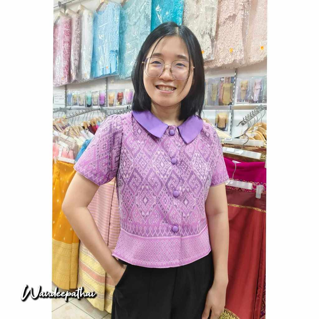 เสื้อคอบัว เสื้อลายขอ ลายไทย ผ้าฝ้ายทอลาย อัดผ้ากาวทั้งตัว สีม่วงกลีบบัว