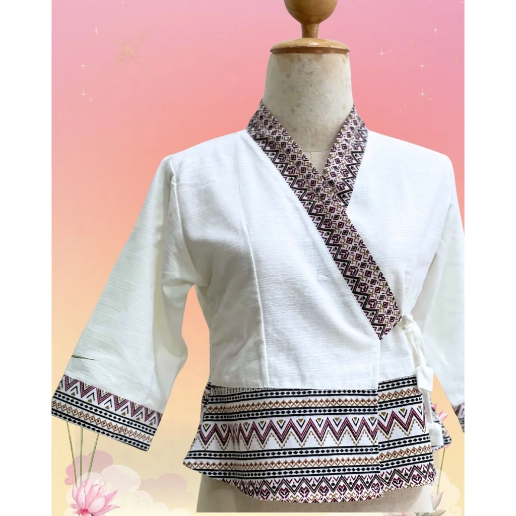 เสื้อผ้าฝ้าย เสื้อพื้นเมือง เจ้านางลายไทยสีขาว