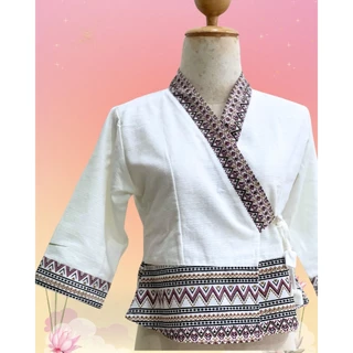 เสื้อผ้าฝ้าย เสื้อพื้นเมือง เจ้านางลายไทยสีขาว