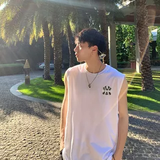 Y-T【ขายดี】⚡เสื้อกั๊กผู้ชาย คอกลม เสื้อแขนกุด ไม่หดตัว สวมใส่สบาย ผ้าฝ้ายแท้ ประทับตรา "SATIS FACTORIL"