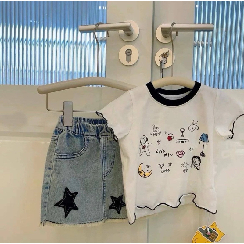 พร้อมส่ง ชุดเซตลูกสาว เสื้อยืดขอบหยัก+กระโปรงยีนส์แท้ปักดาว สวยมากแม่