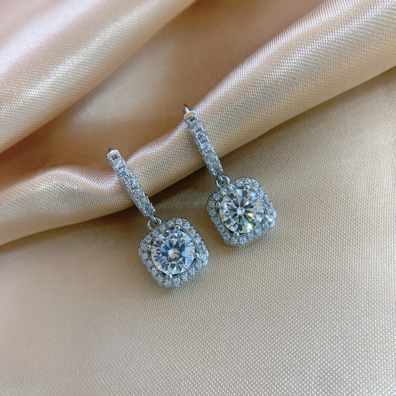 ต่างหูเพชร Moissanite (โมอีส)น้ำ D-VVS1 เงินแท้ 92.5% พร้อมใบรับประกันGRA