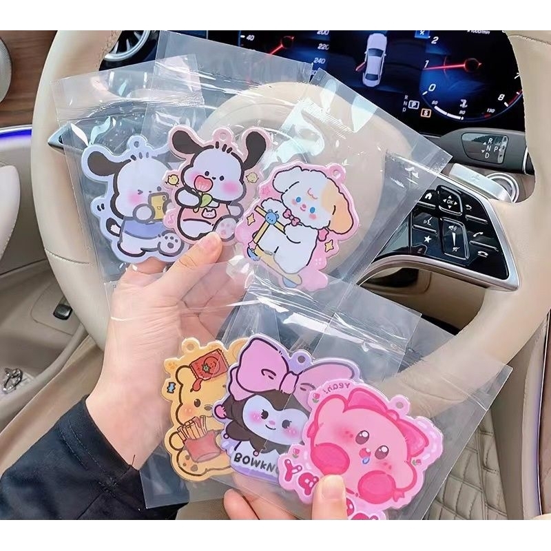 M009 แผ่นน้ำหอมติดรถยนต์ การ์ดน้ำหอมลายการ์ตูน สุ่มลาย กลิ่นหอมสดชื่น พร้อมส่งจากไทย