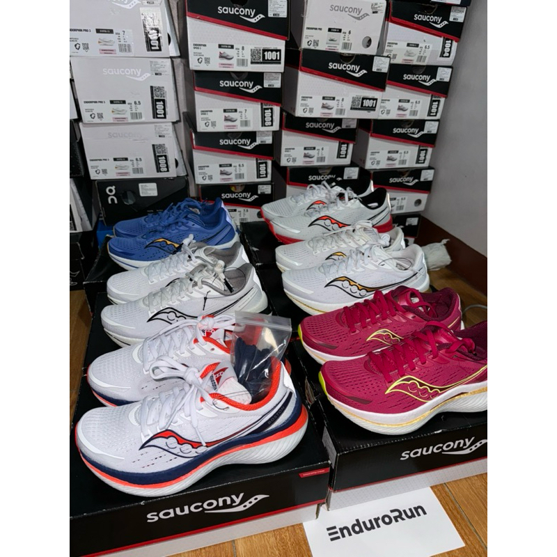 รองเท้าวิ่ง Saucony endorphin speed 3