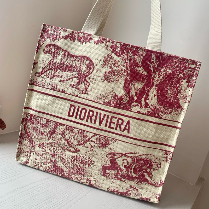กระเป๋าผ้า D.IOR Vip Gift รุ่นใหม่ แพ็คเก็คใหม่ สีแดง