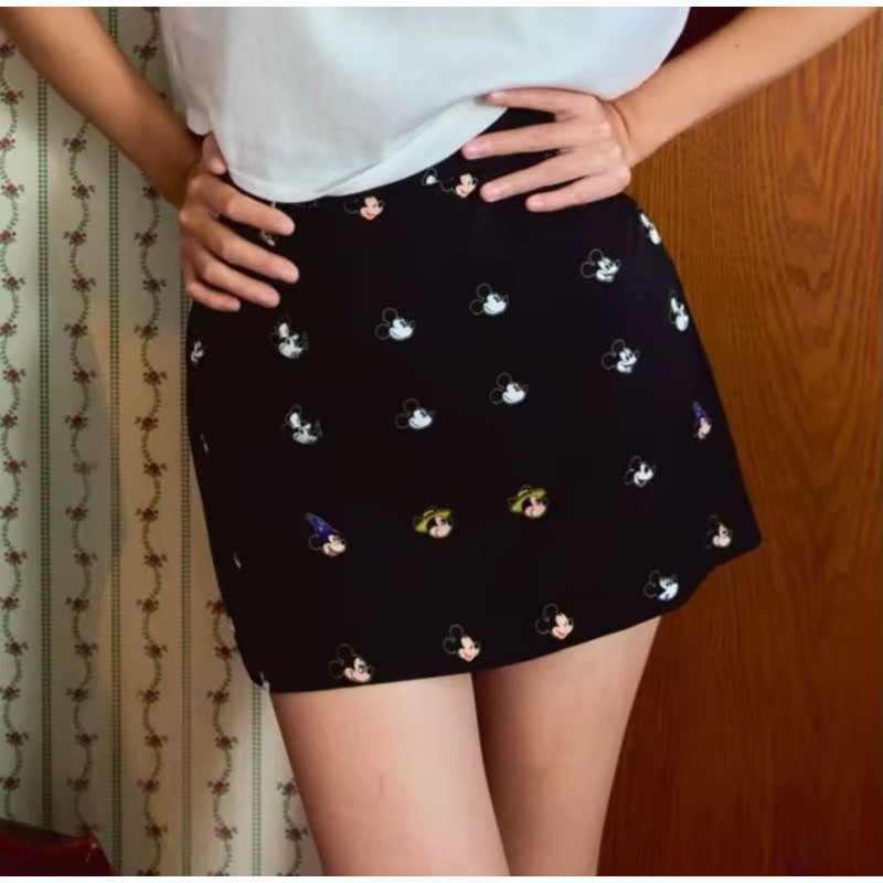 🖤🤍🌟พร้อมส่ง🤍🖤🌟กระโปรง(กางเกง)แบรน Endless♾️holiday รุ่น Mickey Floral🖤สวย หายาก Limited ใส่สวย ผ้าดี📸ถ่ายรูปสวย🖤🤍
