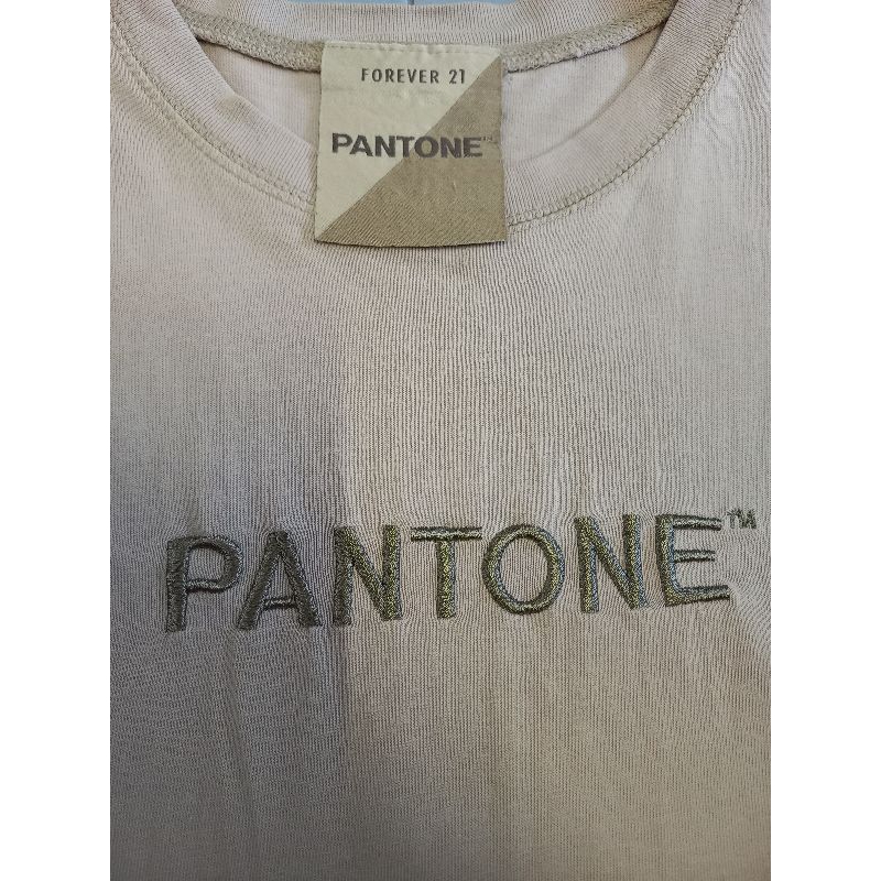 pantone x forever 21 เสื้อยืด