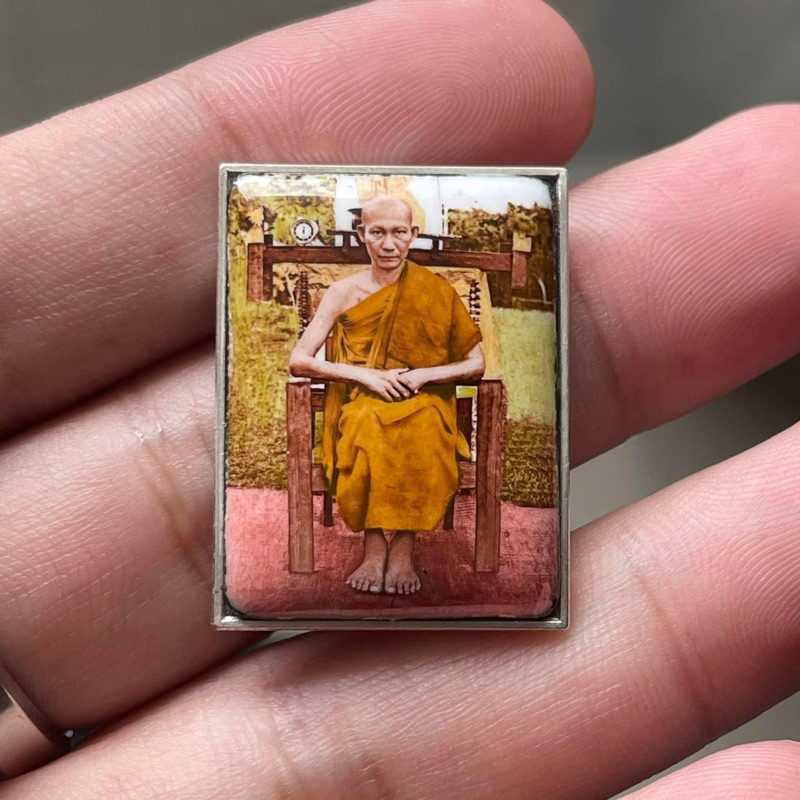 ล็อกเก็ต อัศวินหลวงพ่อเกษม ภาพสี หลังอลูมิเนียม สร้าง111องค์ ปี2565