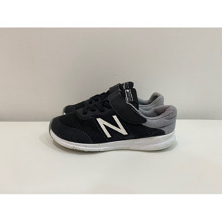 รองเท้าผ้าใบเด็ก New Balance มือ 2 (18.5 ซม.)