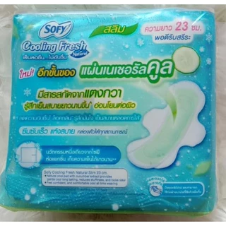 โซฟี คูลลิ่งเฟรช เนเชอรัล แผ่นอนามัย สารสกัดแตงกวา 23 ซม. 4 ชิ้นนวัตกรรมจากธรรมชาติ (สารสกัดจากแตงกวา) ลดการระคายเคือง