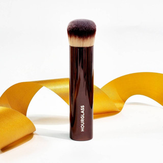 9.15 ลดอีก 340฿ โค้ดshopee[20DDXTRA915]  HOURGLASS Vanish Foundation Brush