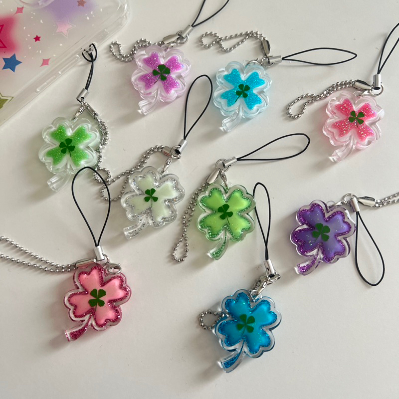 🍀✨[พร้อมส่ง]พวงกุญแจใบโคลเวอร์ clover keyring