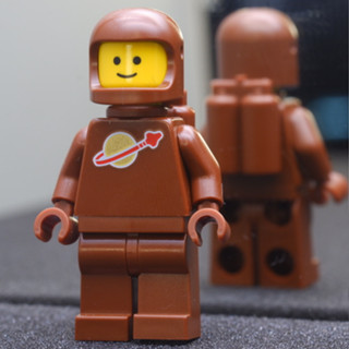 LEGO Brown Astronaut , Classic Space Brown Series 24 PloyBrick