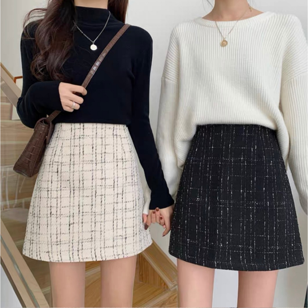 กระโปรงทรงเอสั้น งานผ้าทวิตชาแนลพื้นเรียบ มีด้ายตัดสีขาว ดำ ในเนื้อผ้า