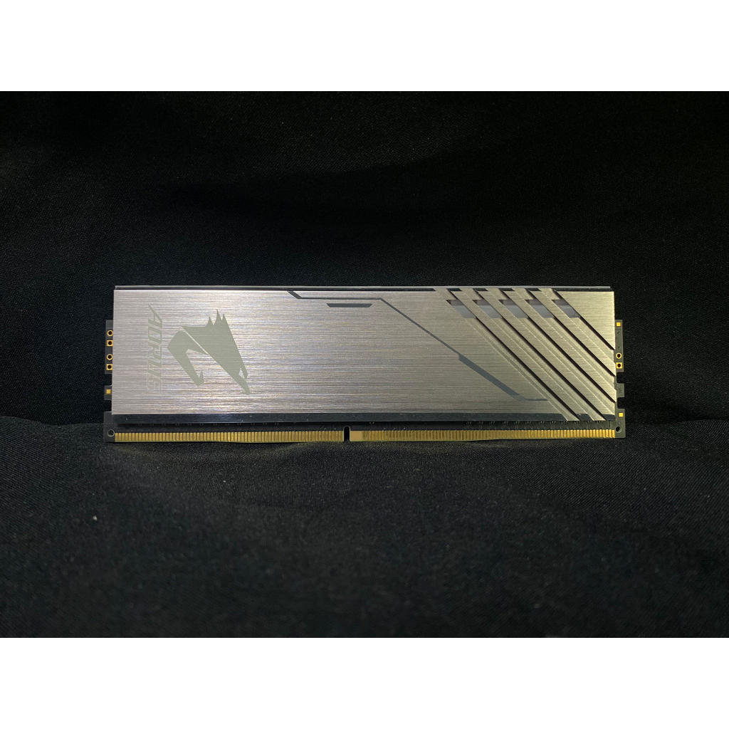 แรม : RAM GIGABYTE AORUS DDR4 16GB (8*2) BUS3200 RGB สินค้ามือสอง ประกันศูนย์ตลอดการใช้งาน