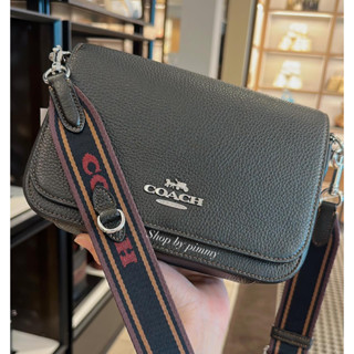 กระเป๋า Coach Logan Messenger