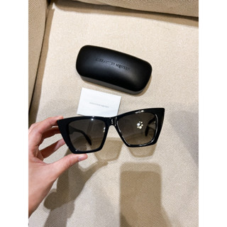 Alexander McQueen Cat Eye AM0299S กรอบดำสวยคลาสสิคมากค่ะ