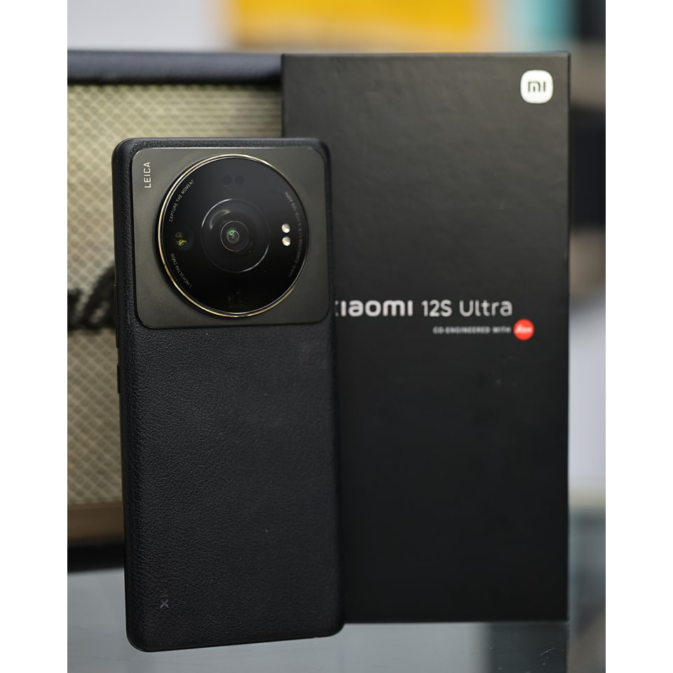 Xiaomi Mi12s Ultra Ram12 ความจำ512GB มือถือ หรือกล้องกันนิ" เป็นมือถืออีกรุ่นที่สเปคสุดสเปคโหดมาครับ เซ็นเซอร์กล้องใหญ่