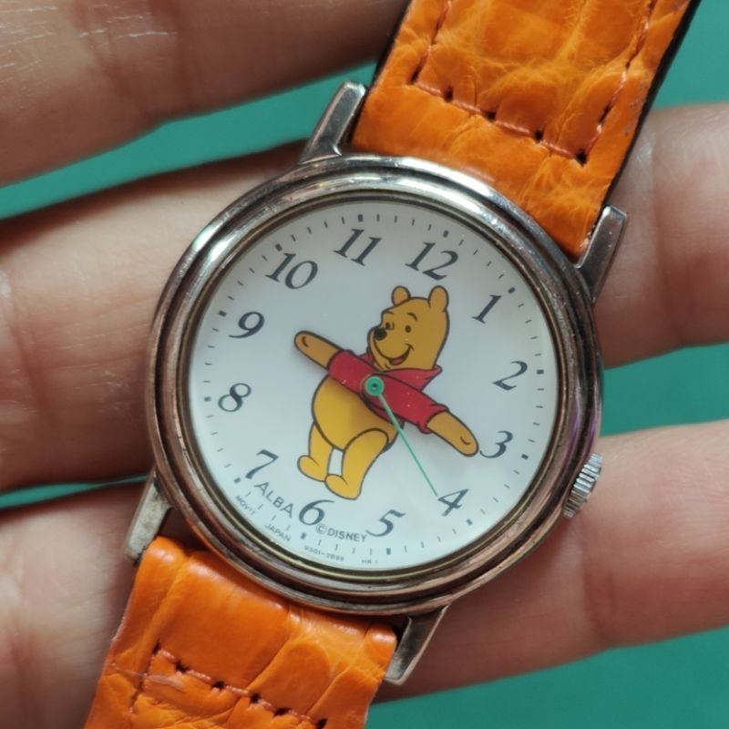 นาฬิกาญี่ปุ่นมือสอง Vintage Alba หมีพูห์ สำหรับสาวๆ ระบบถ่าน สภาพสวย สายใหม่หนังจระเข้แท้