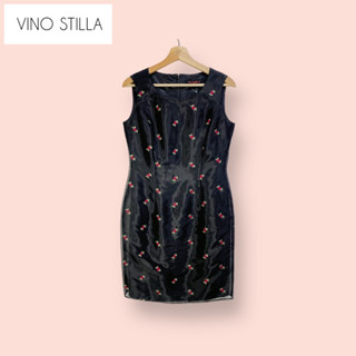 เดรส Vino stilla ผ้าแก้วอย่างดี ไซด์ -  13AR   อก 38 เอว 31 สะโพก 40 ยาว 36.5 นิ้ว เดรสทรงสวยน่ารักมาก ปักนูนลายดอกสวย