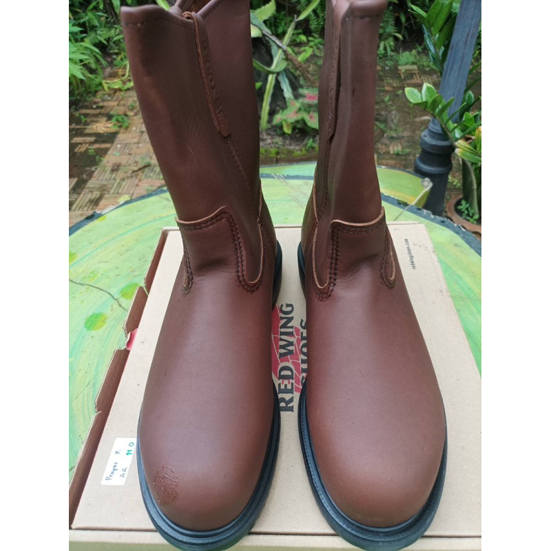 รองเท้า red wing รุ่น 8241 E3 made in USA  เบอร์ 11  ของใหม่