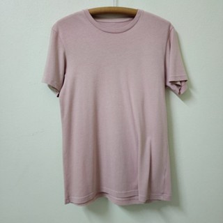 เสื้อยืดผู้หญิง Uniqlo รอบอก 38" มือสอง