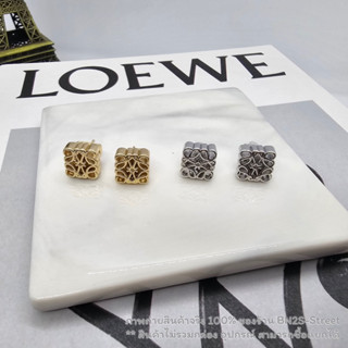 Loewe Anagram Stud Earrings ต่างหูโลโก้โลเอเว่ อะไหล่เงิน-ทอง  งานปั๊มโลโก้ ไฮเอน 1:1  ภาพถ่านงานจริง