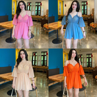 MM18891 จั๊มสูทสายเดี่ยวเว้าไหล่ ขาสั้น สีพื้น	One-piece, off-the-shoulder, short-sleeved jumpsuit, solid color.