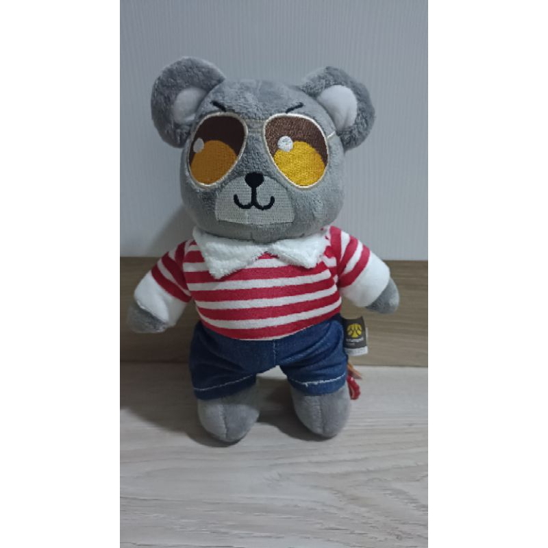 ตุ๊กตาหมี Anee Park ของแท้ หมีหัวสีเทา ใส่แว่น เสื้อสีแดง กางเกงน้ำเงิน ขนาดความสูง 9 นิ้ว ของใหม่