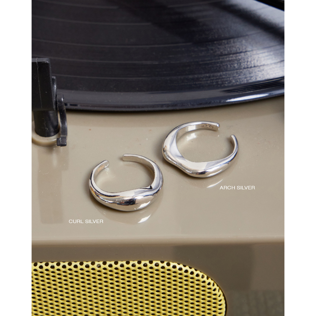 Julys - arch and curl ring แหวน