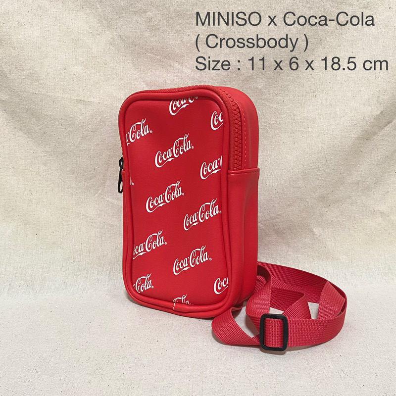 กระเป๋าสะพาย โค้ก MINISO x Coca-Cola สีแดง
