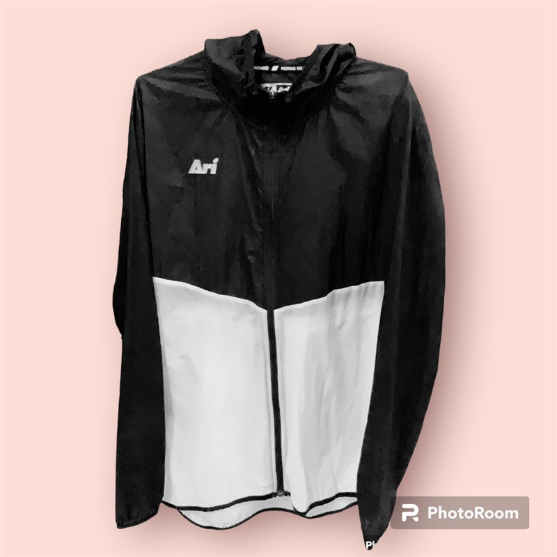 เสื้อแจ๊คเก็ต Ari ไซส์XL (มือสอง) สภาพใหม่ 95%