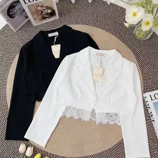 เสื้อครอป เสื้อคลุม แขนยาว คอปก แต่งปลายลูกไม้ มี 2 สี ขาว ดำ