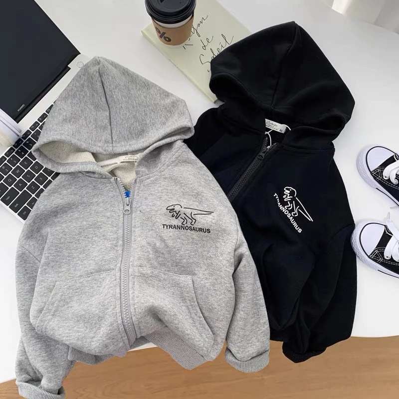 Smart เสื้อแจ็กเก็ตแขนยาวเด็ก(2-14ขวบ) สกรีนลายไดโนเสาร์ มีหมวกด้านหลังเเละมีซิปหน้าหน้า ผ้าหนุ่ม ใสสบาย TS44