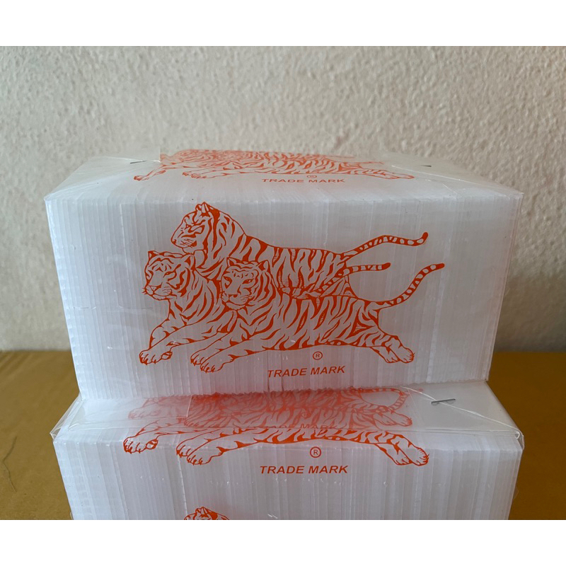 แผ่นเฟรมปักไหมพรม สี่เหลี่ยม ตราเสือ ขนาด 7x7 ซม