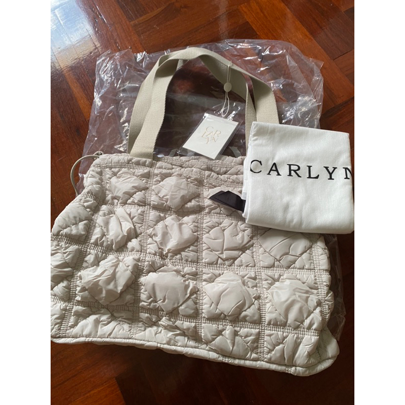 carlyn weekender ของแท้