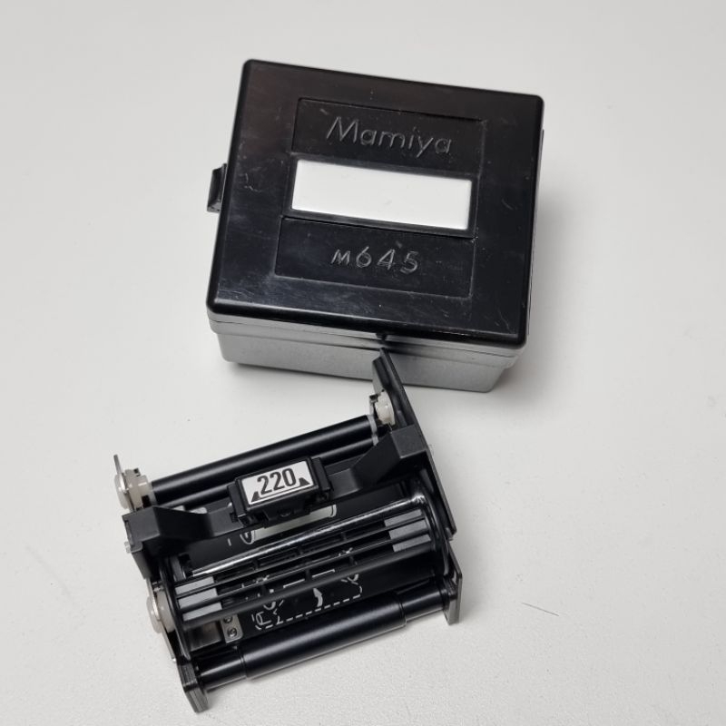 Mamiya 645 Roll Film Insert 220 Magazine