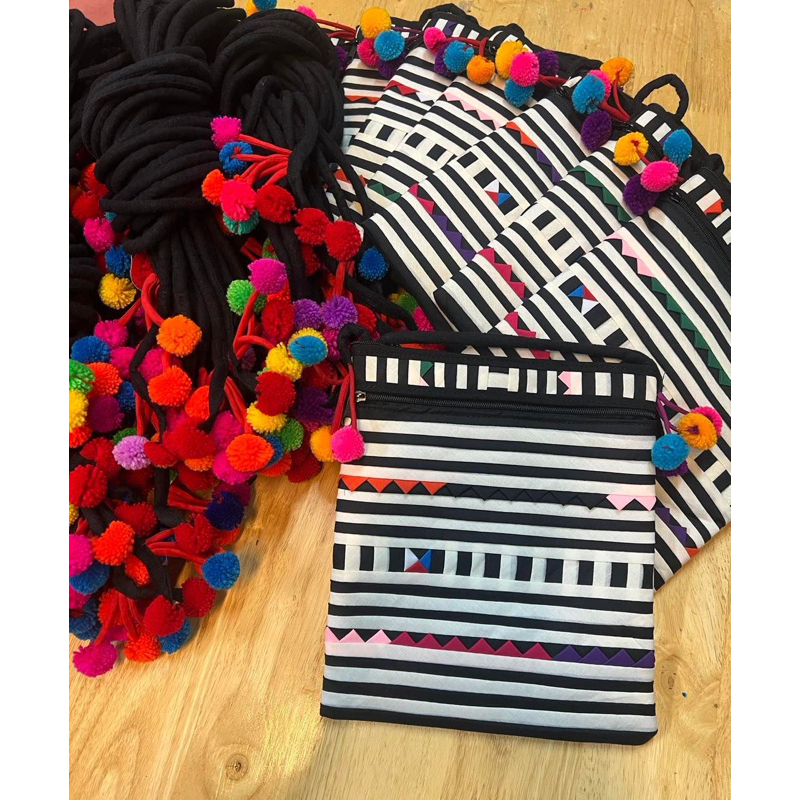 กระเป๋าสะพายลีซอ มีซิปกลาง ด้านในมีซับ - รูปที่ 2