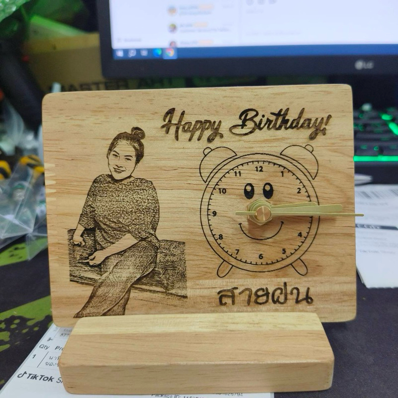 นาฬิกาไม้ DIY สลักลายตามสั่ง ของขวัญ ให้ได้ทุกโอกาส