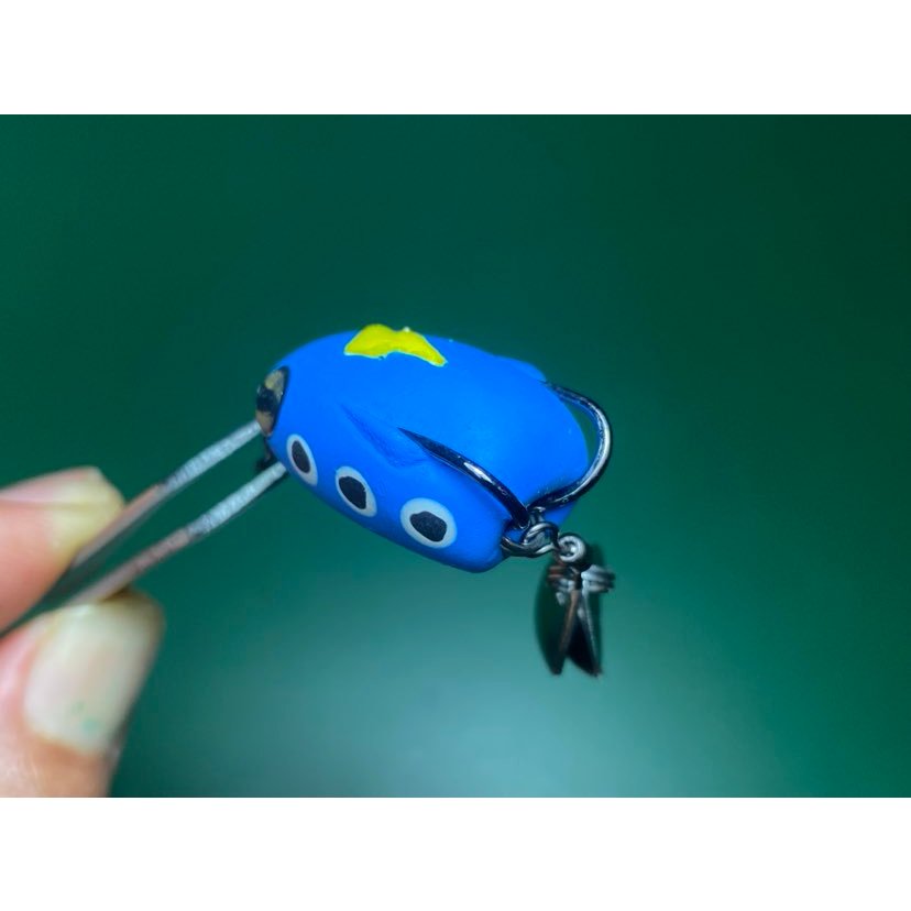 กบยาง 3cm  กบยางตัวเล็ก เหยื่อปลอม ตะขอเบอร์ # 2 BKK มีปุ่มกันสวะ มีร่องเก็บคมเบ็ด ตัวสินค้าไม่มีกล่องนะคับ - รูปที่ 3